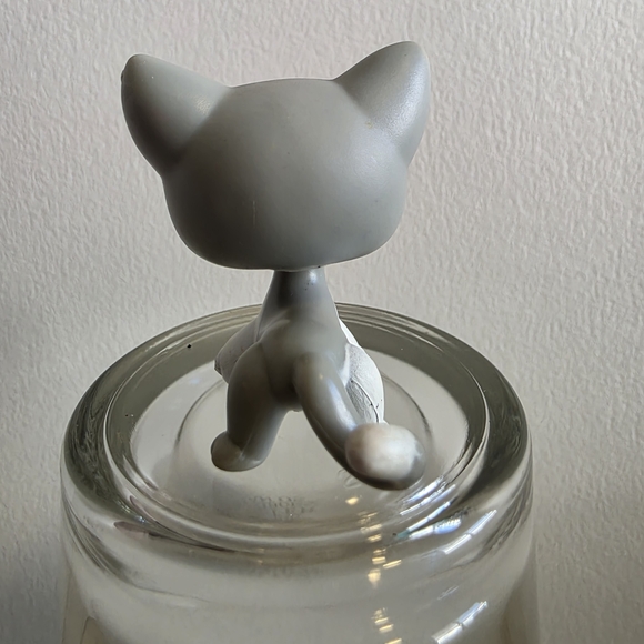 ✨️Authentic LPS Littlest Pet Shop #138 Gray White Shorthair Cat Brown Dot Eye - Picture 2 of 5